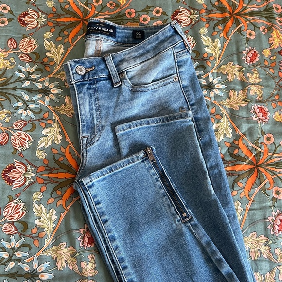 Lucky Brand Jeans - Picture 6 of 9